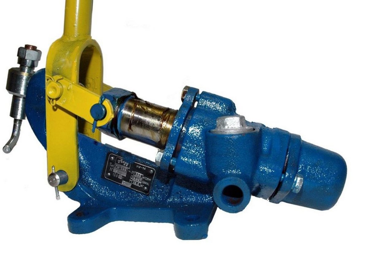 Насос опрессовочный ручной Лааз ГН-200М