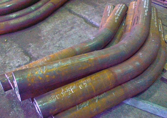 Гнутый отвод 30 ̊ 102х20 ст20